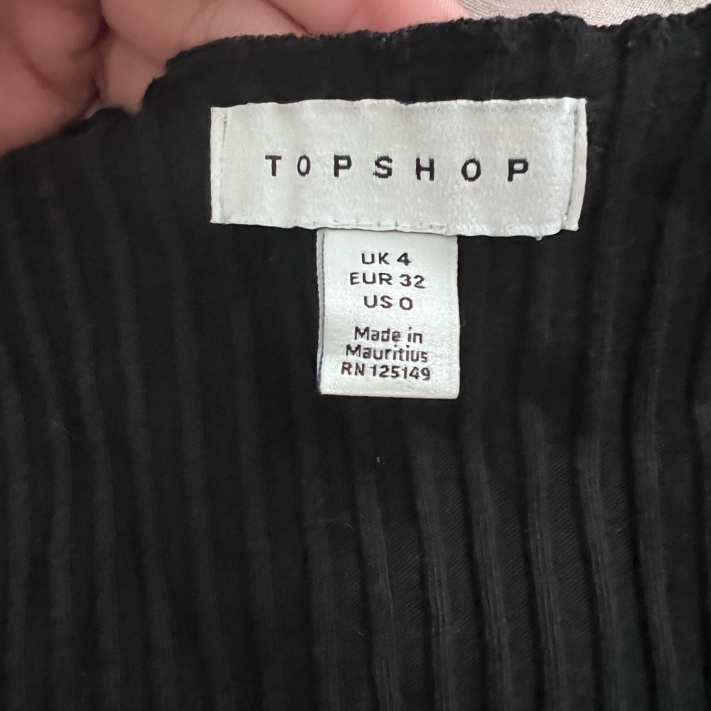 Topshop long-sleeved cropped shirt. - Picture 2 of 2